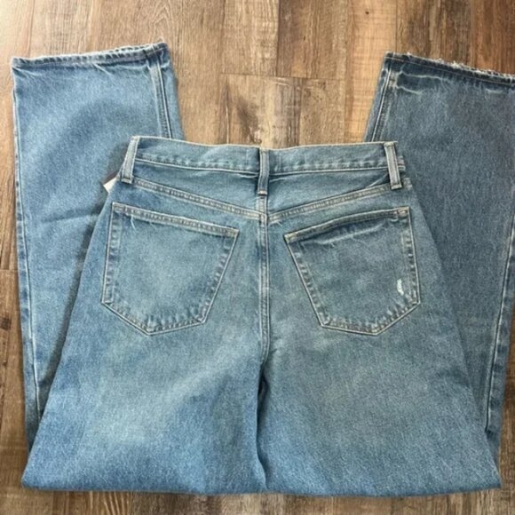 Women's Mid-Rise 90's Baggy Jeans - Universal Thread Medium Wash 6 - Picture 2 of 6